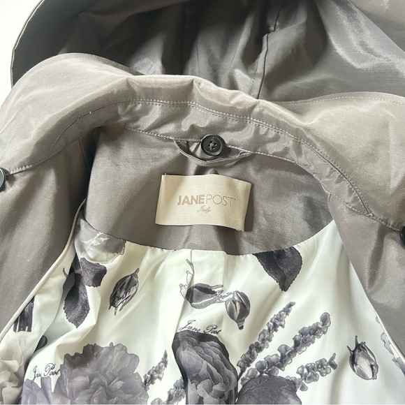 Jane Post raincoat - Picture 5 of 11